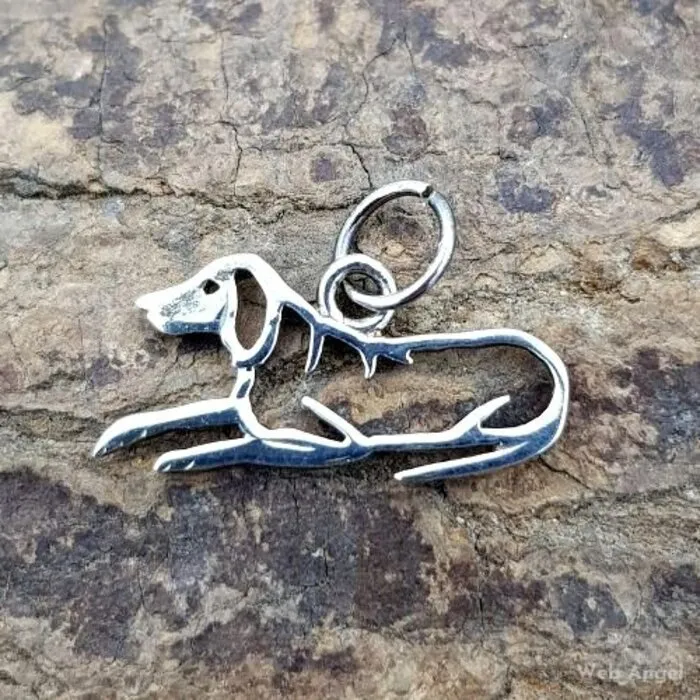 Hondje zilver liggend