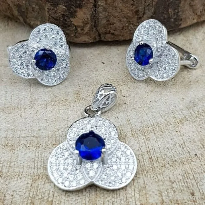 Setje oorbel en hanger blue flower