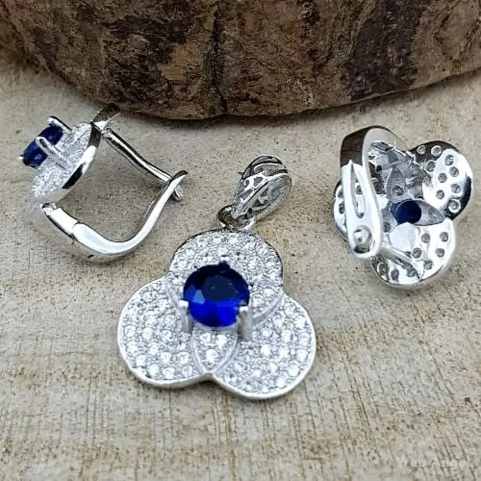 Setje oorbel en hanger blue flower