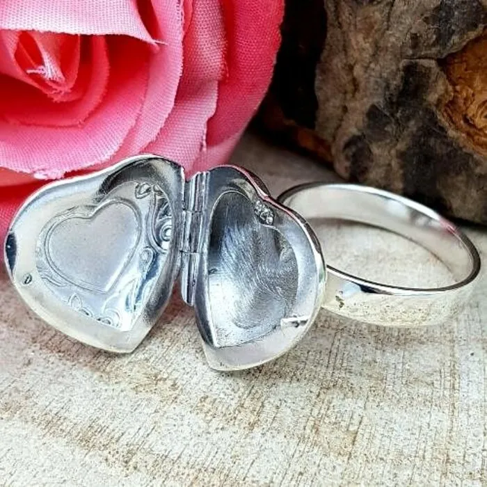 Ring met hart medaillon - Maat 6