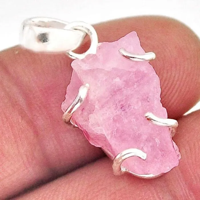 Zilveren Hanger met Ruwe Rozenkwarts – Handgemaakt 925 Sterling Silver