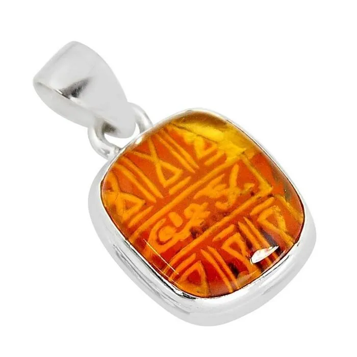 Hanger zilver barnsteen met ingekerfde symbolen