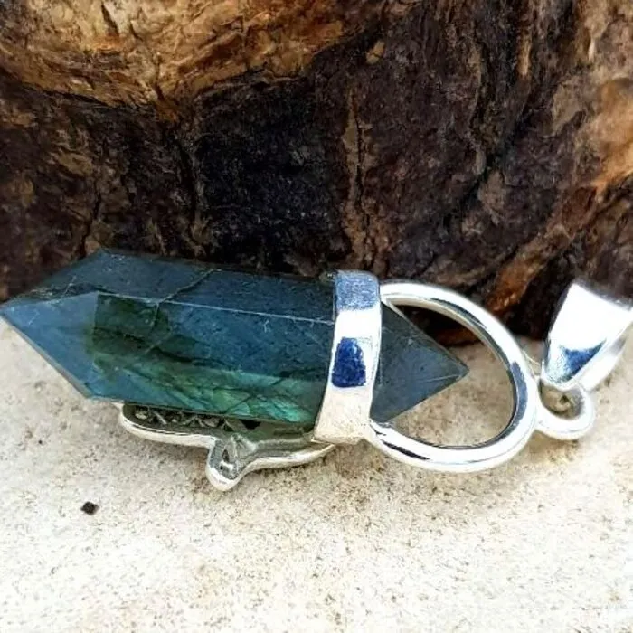 Hangerzilver dubbeleinder Labradoriet met hand Fatima