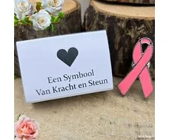 Wensdoosje met Pink Ribbon Pin