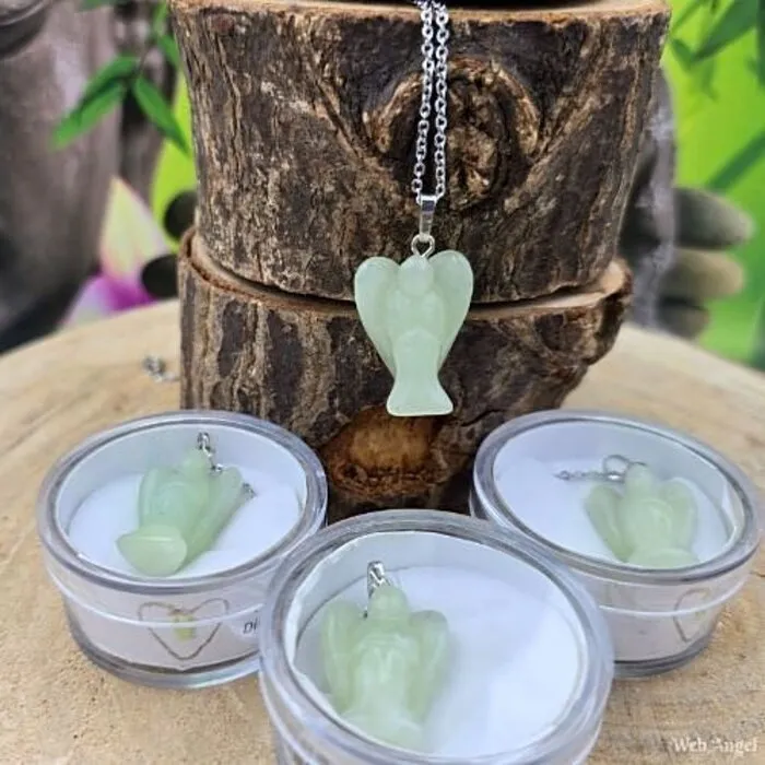 Engel jade met ketting