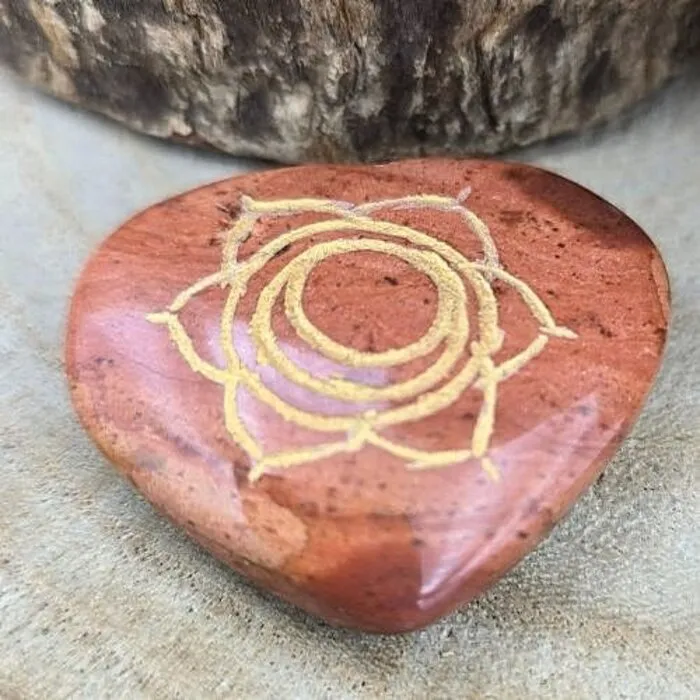 Hartvormige Jaspis met Sacraalchakra Symbool