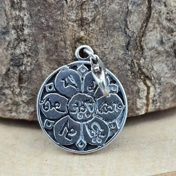 Lotus Bedel Zilver – Symbool van Groei & Zuiverheid