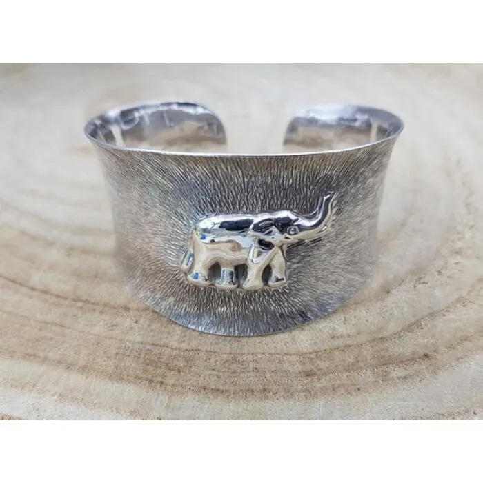 Armband van zilver met olifant