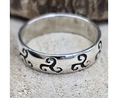 Zilveren Ring met Triskel Symbolen - Maat 10
