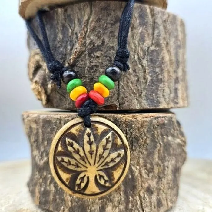 Ketting met Cannabisblad – Buffalo Bone