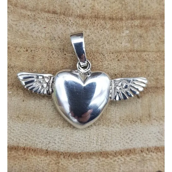Gevleugeld hartje zilver