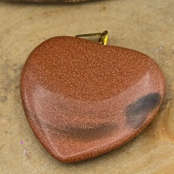 Hart Goudsteen met Goudkleurig Oogje – ca. 3 cm