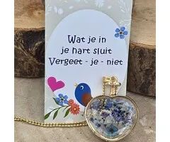 Hartvormige Hanger met Gedroogde Bloemen