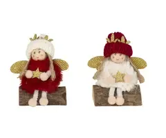 Stoffen engel zittend op houten stam