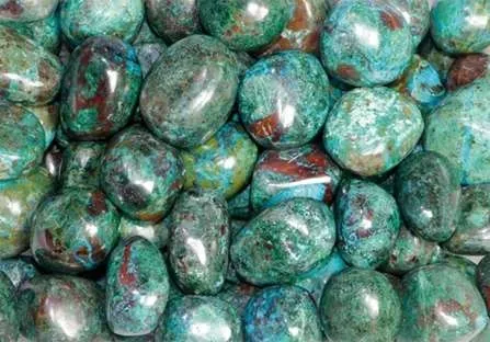 Chrysocolla-Malachiet getrommeld