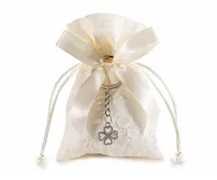 Geborduurde stoffen zakje met sleutelhanger klavertje vier