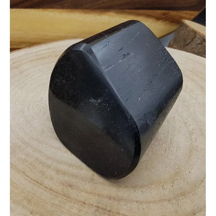 Zwarte toermalijn gepolijst 728 gram