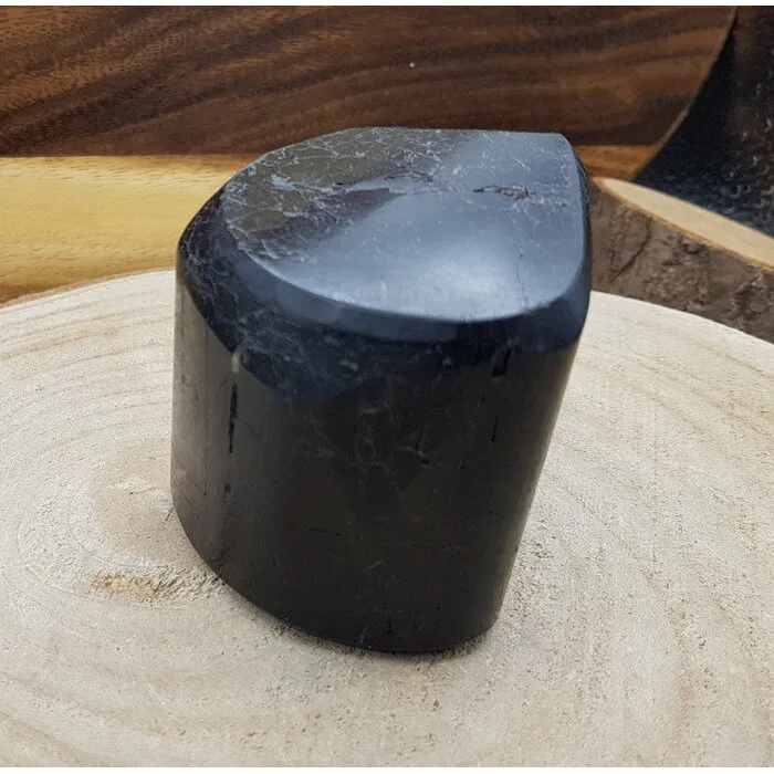 Zwarte toermalijn gepolijst 728 gram