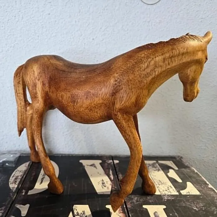 Paard in galop van hout