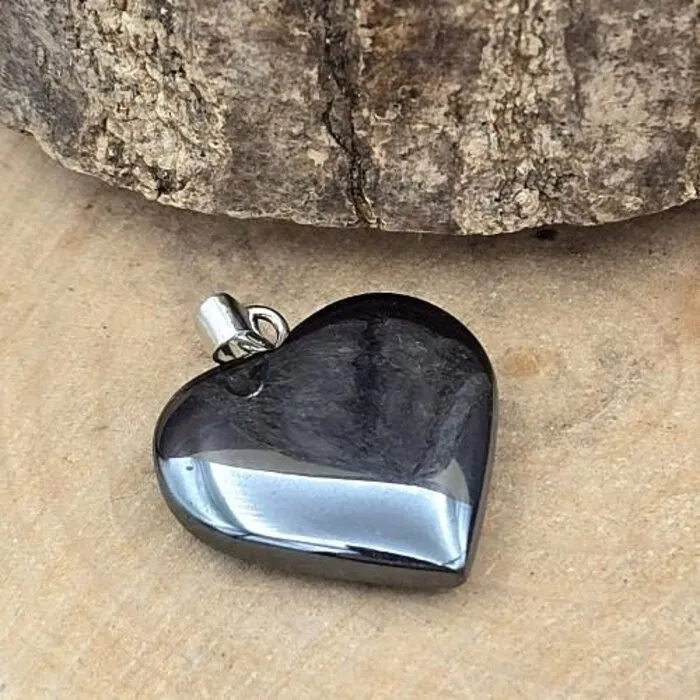 Hematiet Hartje – Bescherming ✧ Aarding ✧ Focus