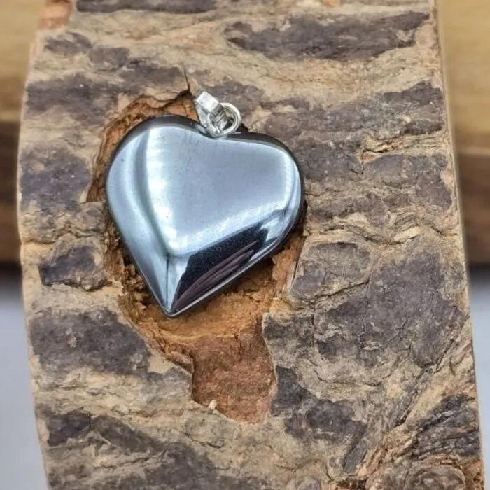 Hematiet Hartje – Bescherming ✧ Aarding ✧ Focus