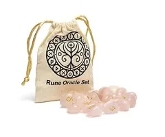 Runen orakelset van rozenkwarts in katoenen zakje