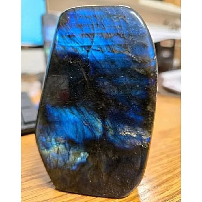 Labradorietblok – 11 x 6,5 x 4 cm | Handgeslepen & Blauwe Schittering