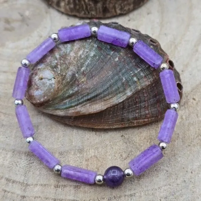 Amethist Armband met Staafjes en 8 mm Kraal – Elastisch 19 cm