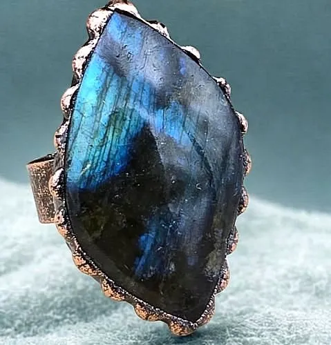 Koperen Ring met Labradoriet