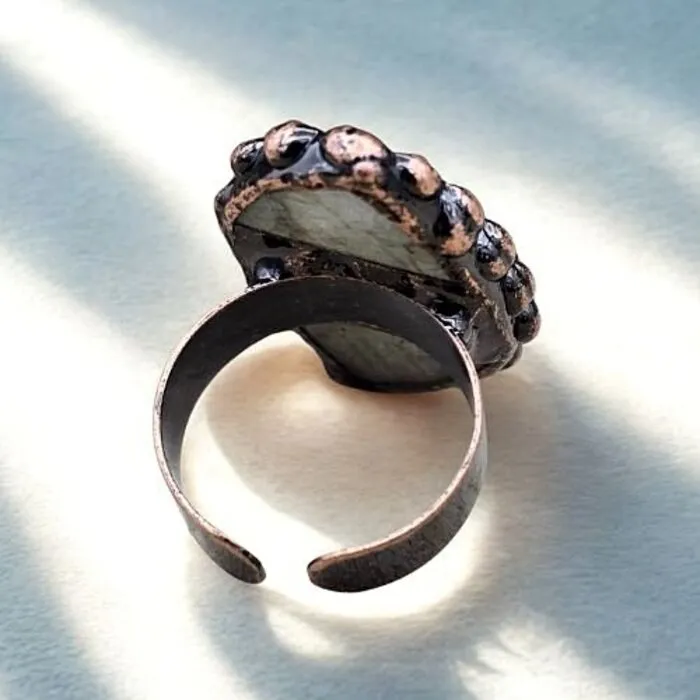Koperen Ring met Labradoriet Verstelbaar