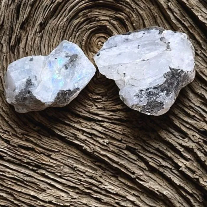 Regenboogmaansteen Ruw 100 gram – Natuurlijke Edelsteen Brokjes