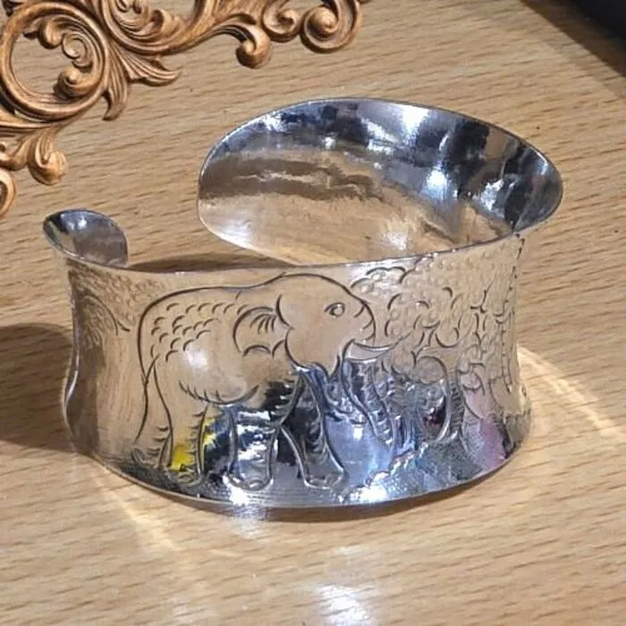 Brede Sterling Zilver Klemarmband met Olifanten – 33 gram