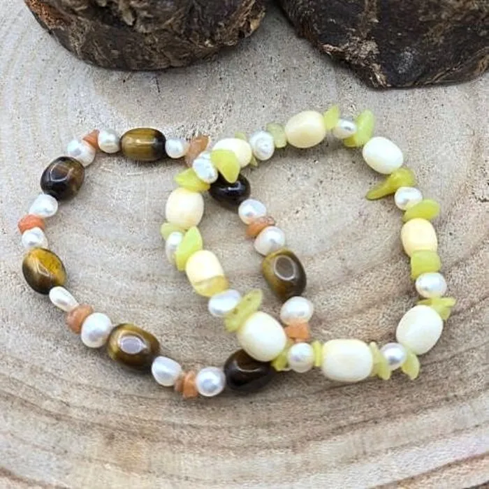 Set van 2 Edelsteen Armbandjes – Geel Calciet & Tijgeroog met Parel
