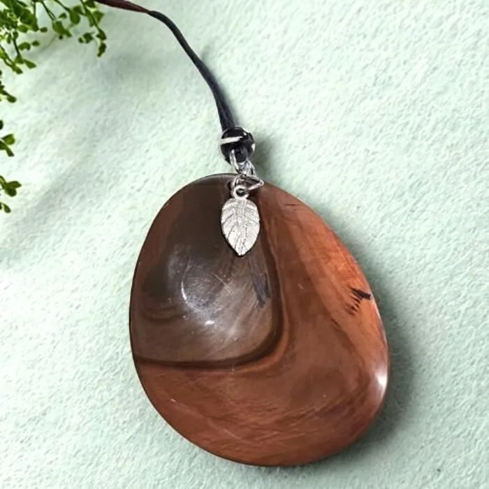 Woestijn Jaspis Hanger met Koord – met Zilverkleurig Blaadje