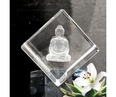 3D Glaskubus met Gelaserde Tibetaanse Boeddha