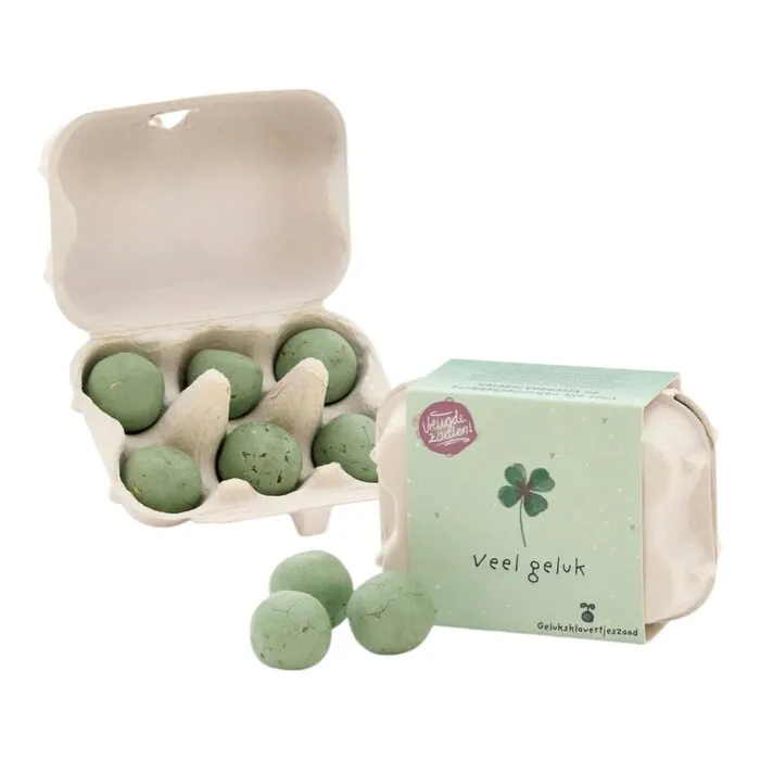 Veel geluk! Klavertjes in eierdoosje