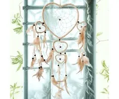 Dromenvanger hart 17 cm kleur beige