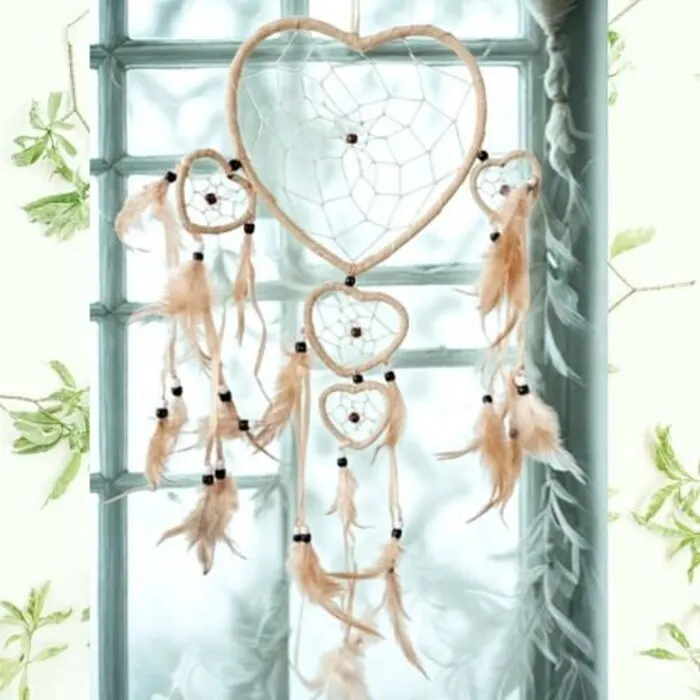 Dromenvanger hart 17 cm kleur beige