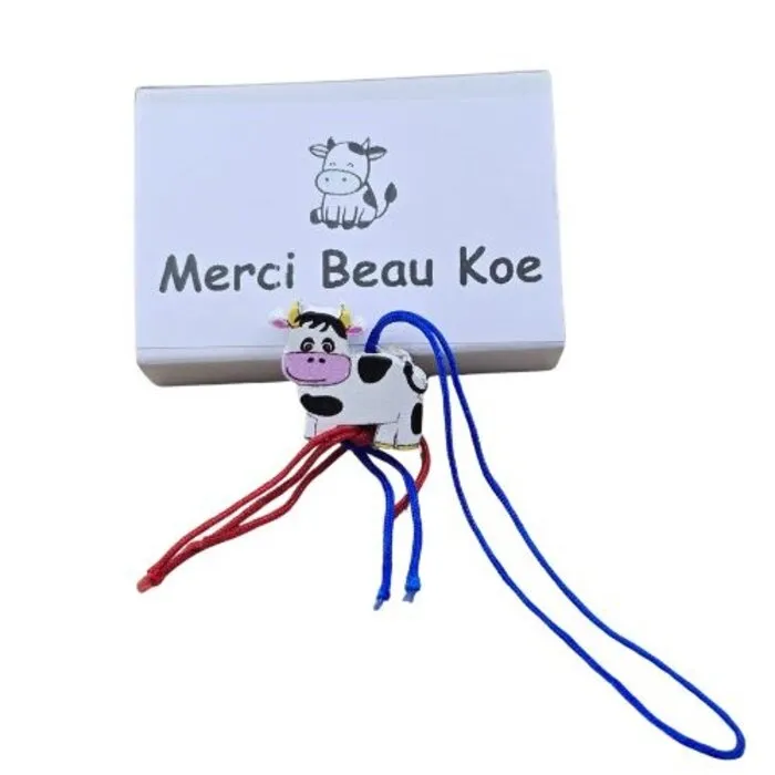 Wensdoosje “Merci Beau Koe” met Houten Gelukshangertje Koe