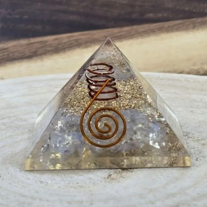 Piramide Orgone met Opaliet