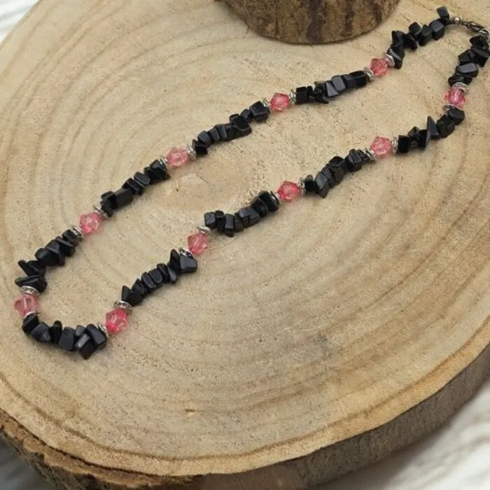 Zwarte Onyx Split Halsketting met Roze Kralen – 45 cm met Slotje