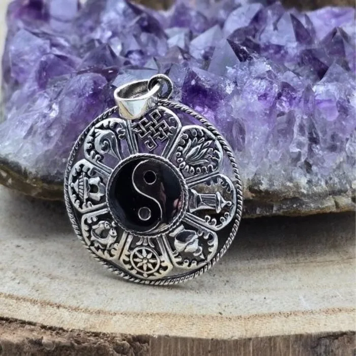 Yin Yang Hanger met 8 Tibetaanse Voorspoed Symbolen – 925 Sterling Zilver