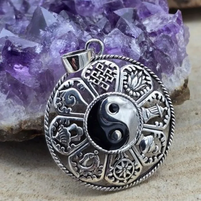 Yin Yang Hanger met 8 Tibetaanse Voorspoed Symbolen – 925 Sterling Zilver