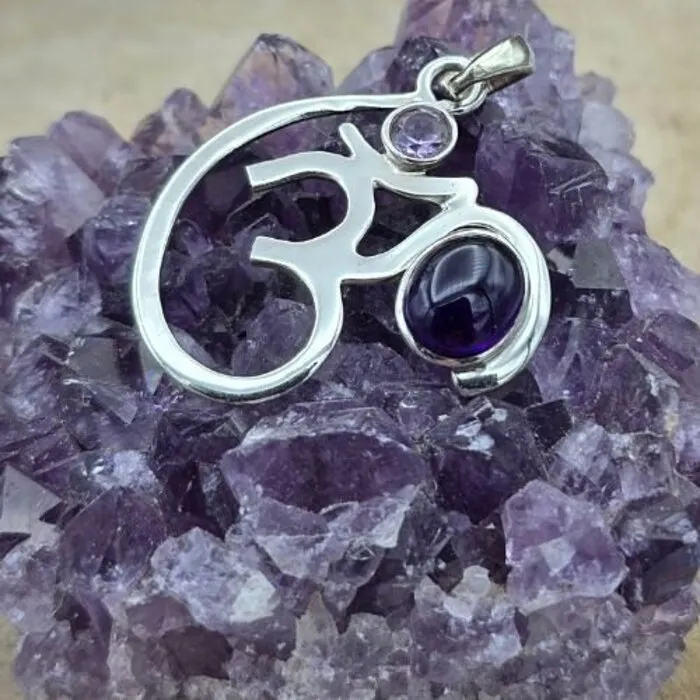 Ohm hanger 925 zilver met amethist