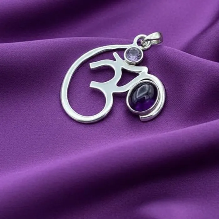 Ohm hanger 925 zilver met amethist