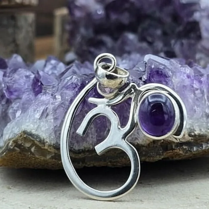 Ohm hanger 925 zilver met amethist