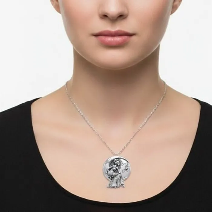 Maan fee hanger van zilver