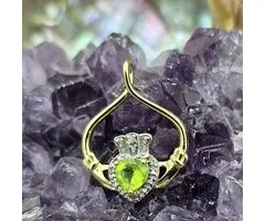 Claddagh Hanger Verguld met Peridoot