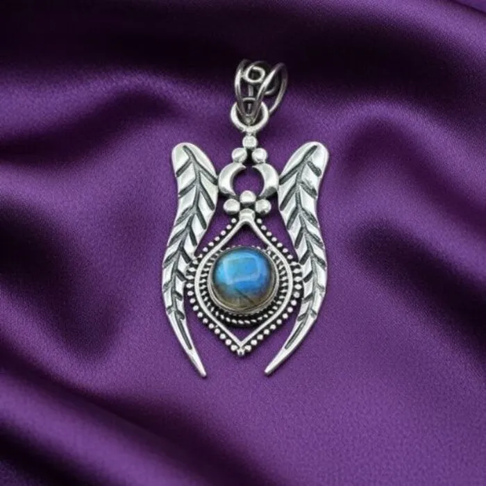 Zilveren Labradoriet Hanger met Vleugels – Handgemaakt 925 Sterling Silver