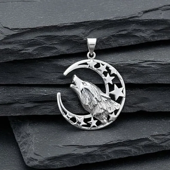 Wolf met maan hanger zilver